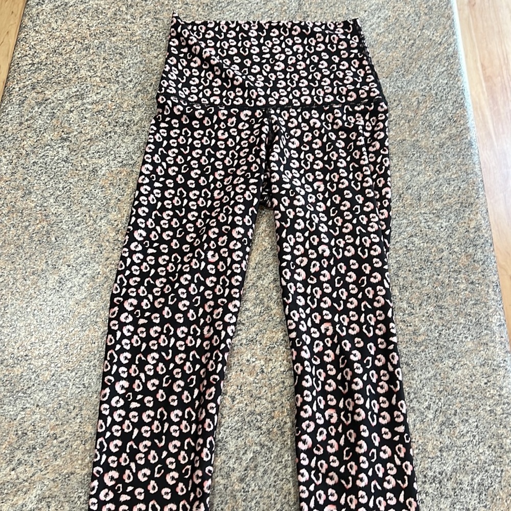 Emily Hsu Designs leggings & sports bra. Leggings size xs Sports bra, size s. - Picture 3 of 11